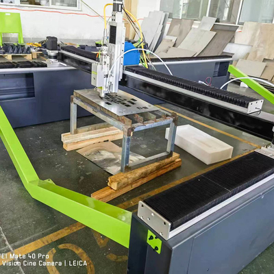 Large CNC Fiber Laser Cutting Machine Industrial Servo Motor Drive 2000*6000 mm Customize Cut Area Size Cut Long Service Life