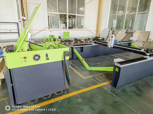 Large CNC Fiber Laser Cutting Machine Industrial Servo Motor Drive 2000*6000 mm Customize Cut Area Size Cut Long Service Life